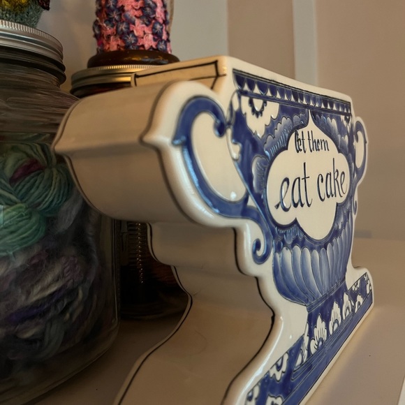 Molly Hatch Let Them Eat Cake vase from Anthropologie - Picture 4 of 6